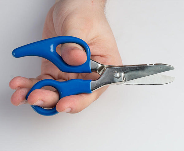 Ergonomic Electrician's Scissors - Blue handles held by hand - Primus Cable