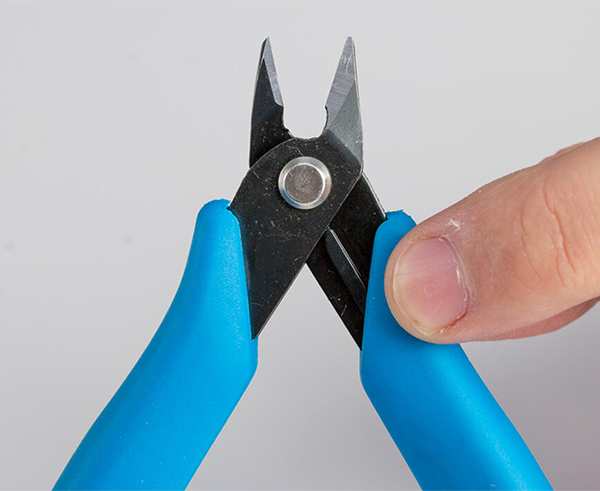Flush Cut Pliers - Close up of blades - Primus Cable