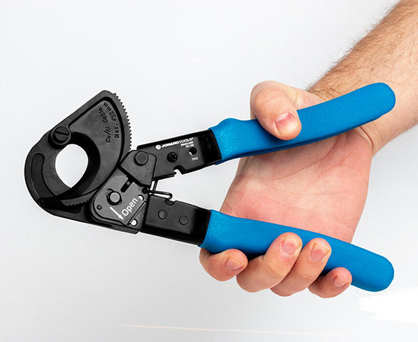 Ratcheting Cable Cutter, 500 MCM - Hand holding cable cutters - Primus Cable