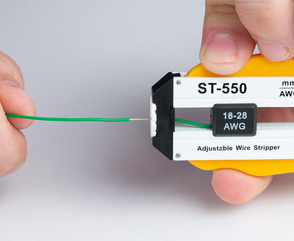 Adjustable Wire Stripper, 18-28 AWG Demonstration 2