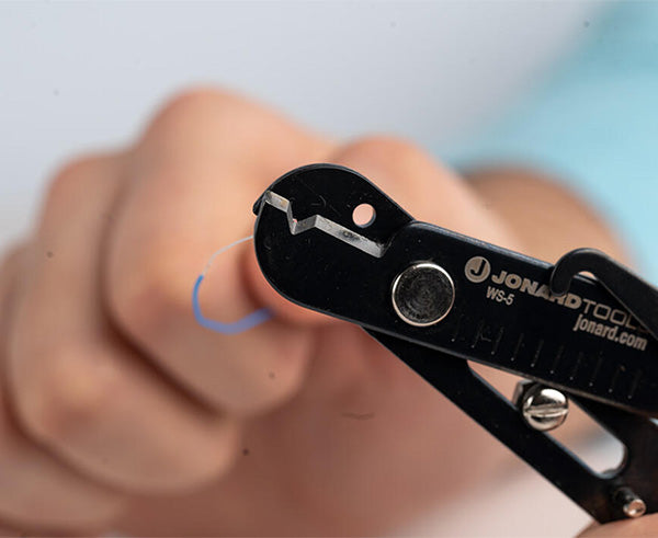 Adjustable Wire Stripper & Cutter - Easily stripping wire - Primus Cable