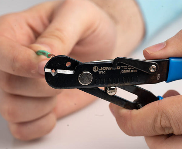 Adjustable Wire Stripper & Cutter - Close up of wire stripper and cutter - Primus Cable