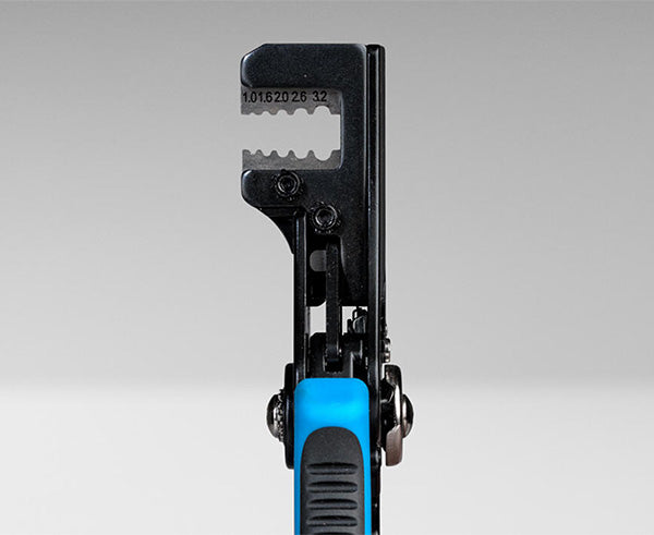 Wire Stripper and Cutter, 8-22 AWG - Close up side view of teeth - Primus Cable