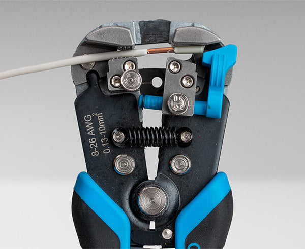 Wire Stripper & Crimper for 8 AWG-26 AWG - Detail of wire stripping - Primus Cable